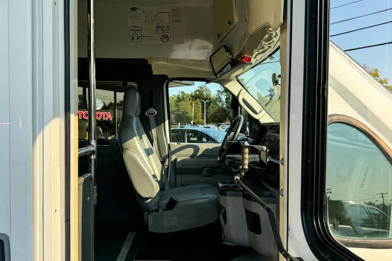 Used 2011 Ford E-350 and Econoline 350 Extended Super Duty w/ PWR Group image 16