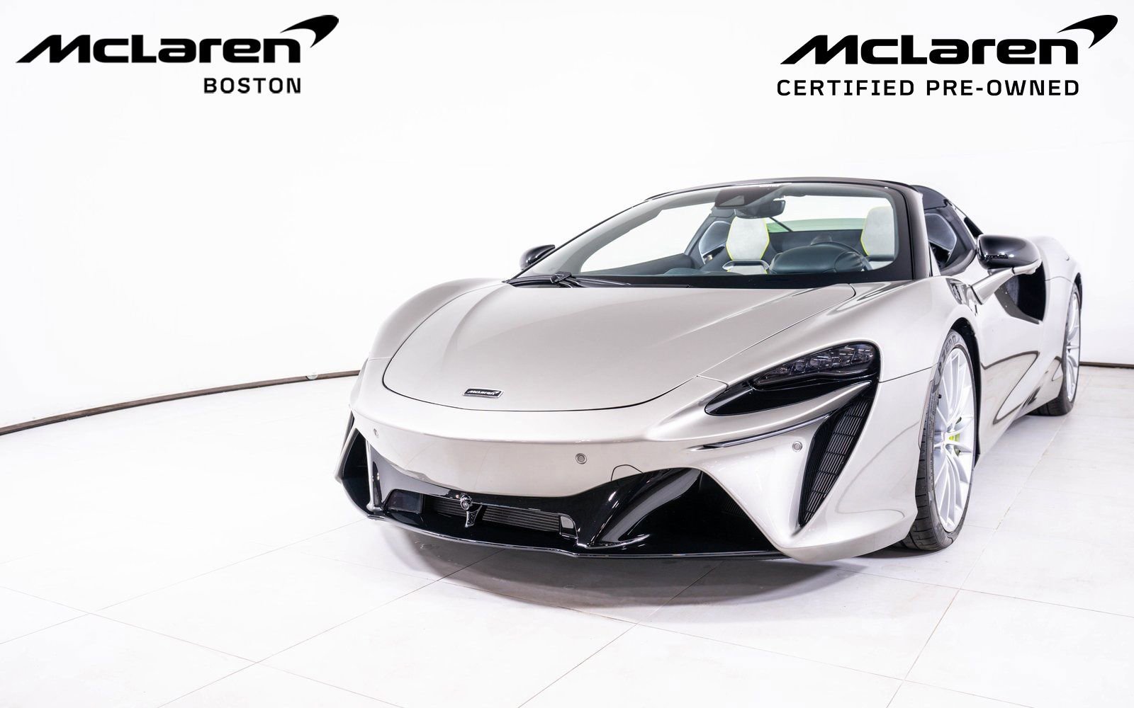 Used 2025 McLaren Artura Spider image 11
