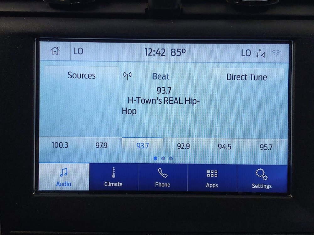 Used 2020 Ford Fusion SE FWD image 25