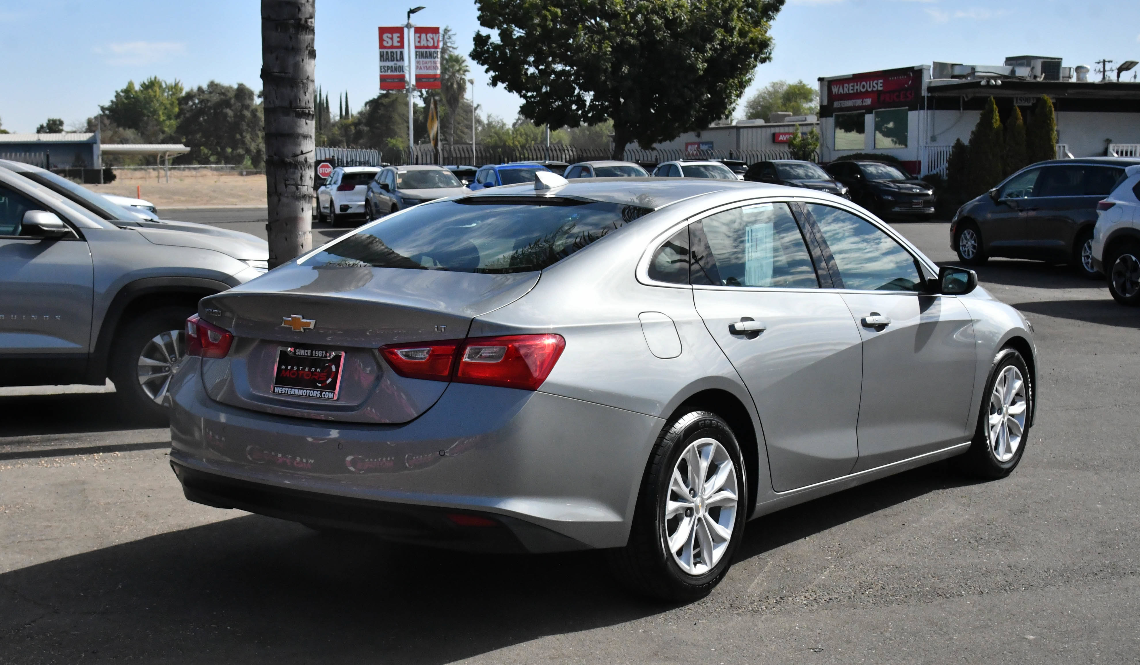 Used 2024 Chevrolet Malibu LT FWD image 8