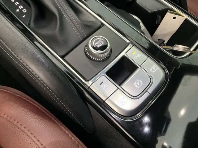 Used 2024 Kia Telluride SX w/ Towing Package FWD image 14
