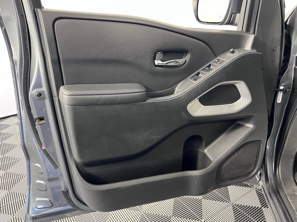 Used 2023 Nissan Frontier SV w/ SV Convenience Package image 9