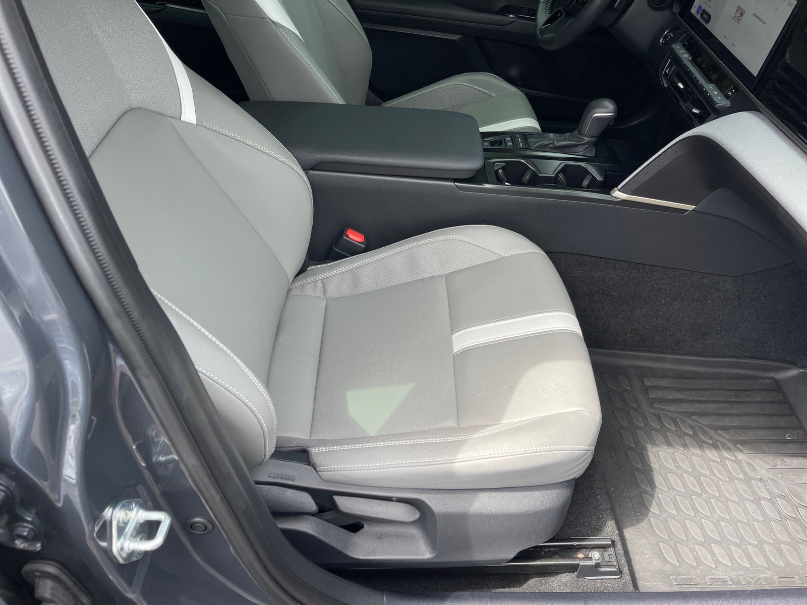 Used 2025 Toyota Camry SE w/ Multimedia Upgrade Package FWD image 19