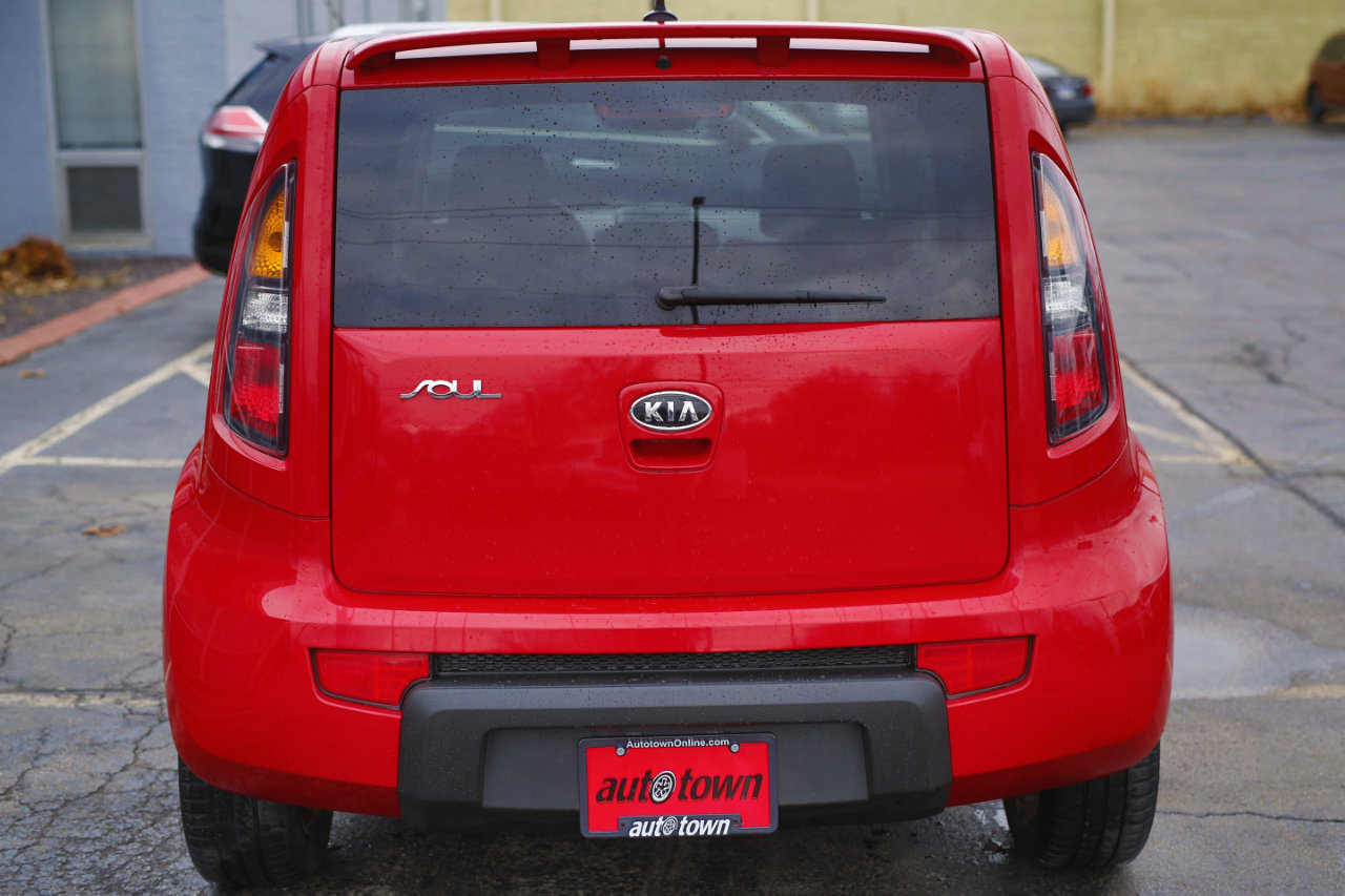 Used 2010 Kia Soul + w/ Audio Pkg image 14