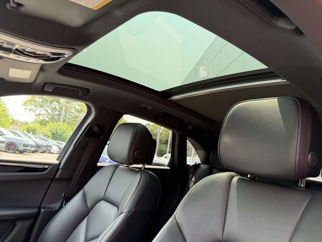 Certified 2023 Porsche Macan S AWD/4WD image 15