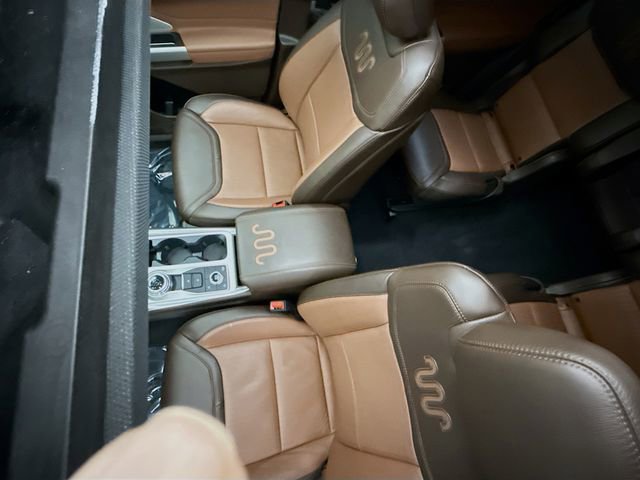 Used 2024 Ford Explorer King Ranch w/ Technology Package image 23