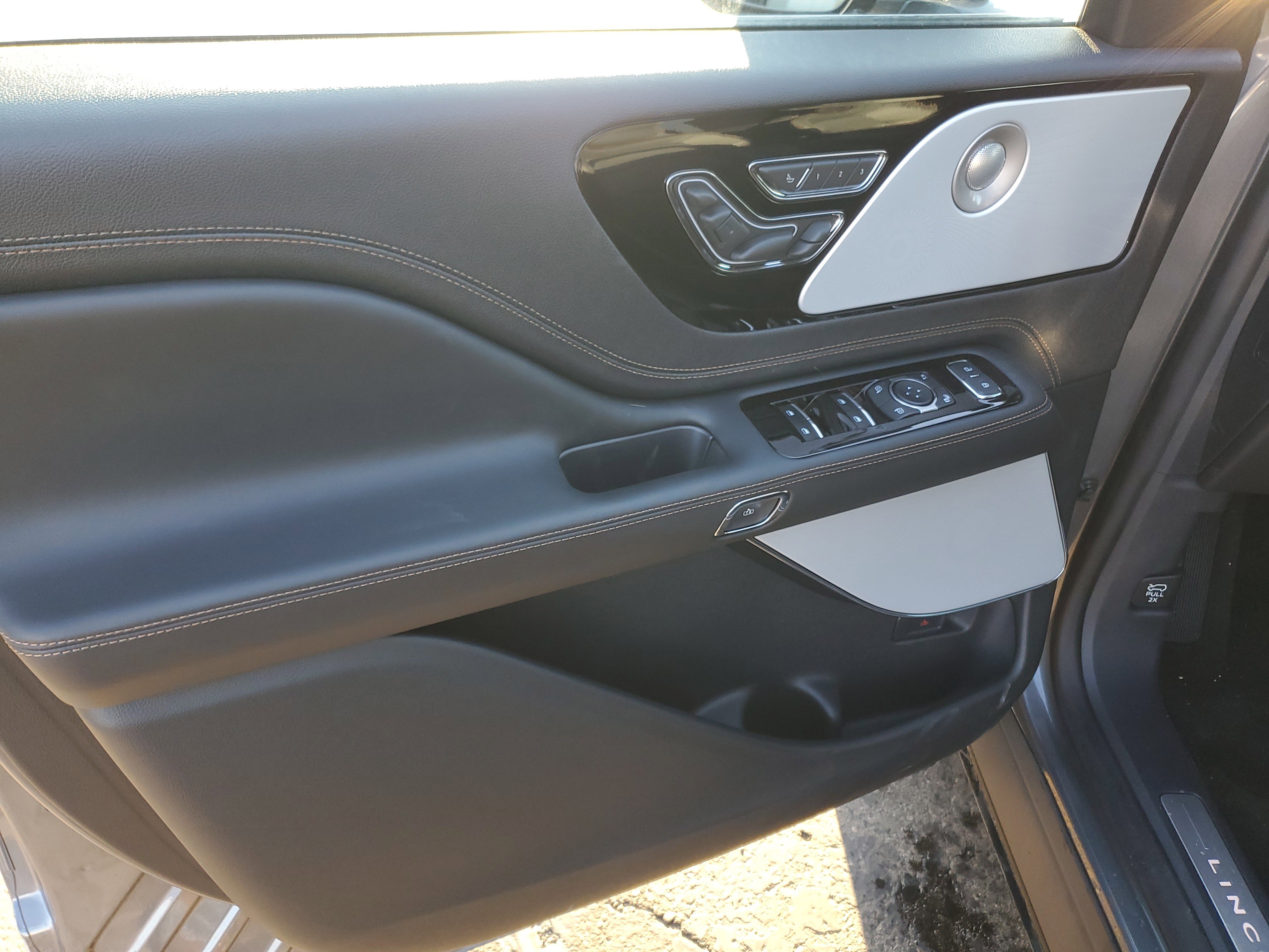 New 2025 Lincoln Aviator Black Label image 8