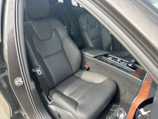 Certified 2025 Volvo V60 B5 Cross Country Plus AWD/4WD image 29