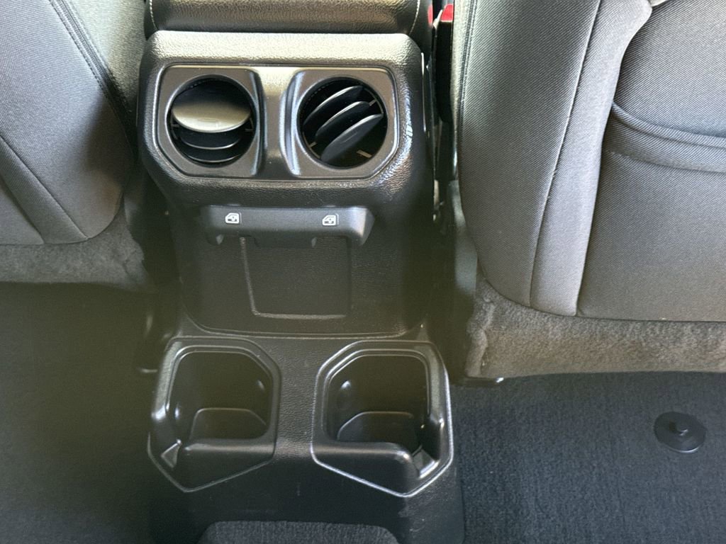 Used 2018 Jeep Wrangler Unlimited Sport S image 18