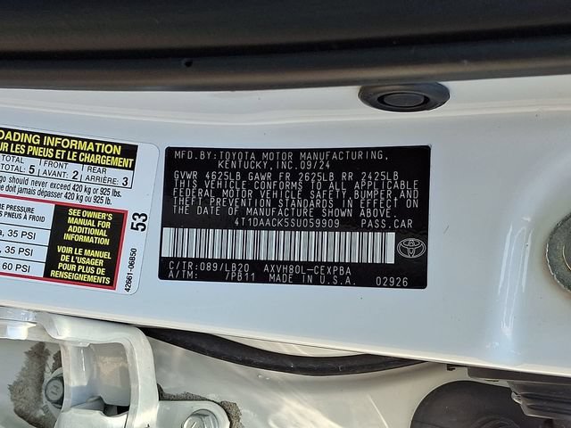 Used 2025 Toyota Camry XSE FWD image 30