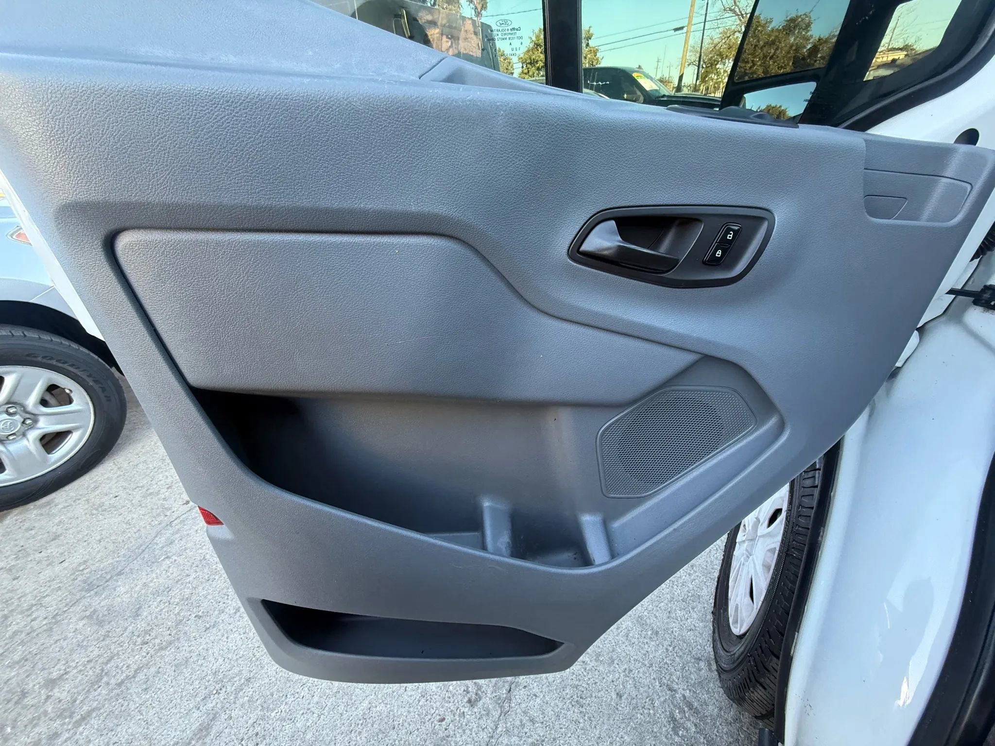 Used 2017 Ford Transit 350 148 Medium Roof RWD image 17