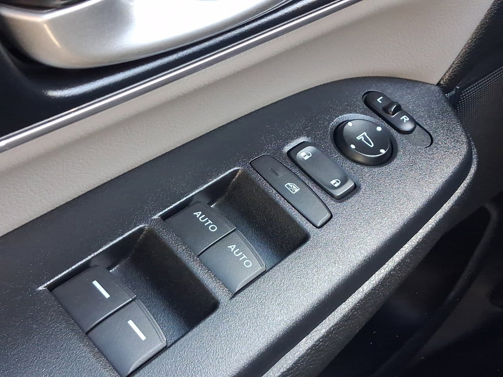 Used 2021 Honda CR-V Touring image 13