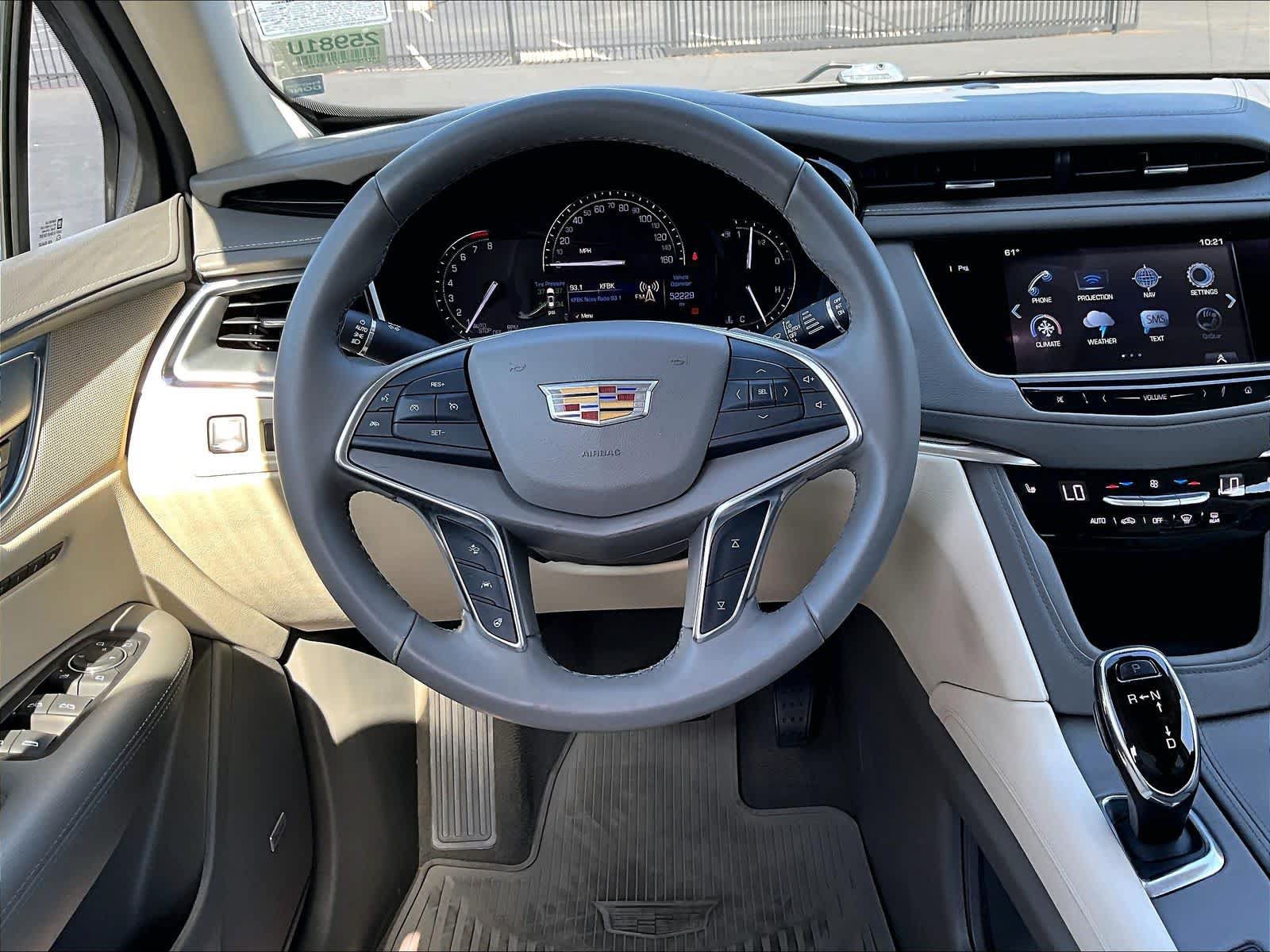 Used 2018 Cadillac XT5 Luxury w/ Driver Awareness Package AWD/4WD image 8