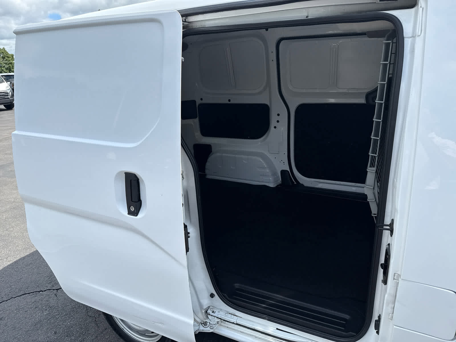 Used 2018 Chevrolet City Express LS image 14