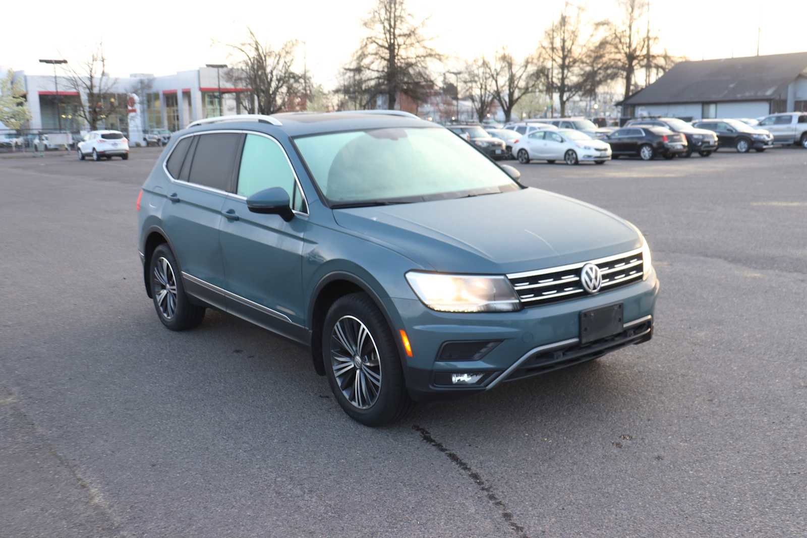 Used 2019 Volkswagen Tiguan SEL image 3