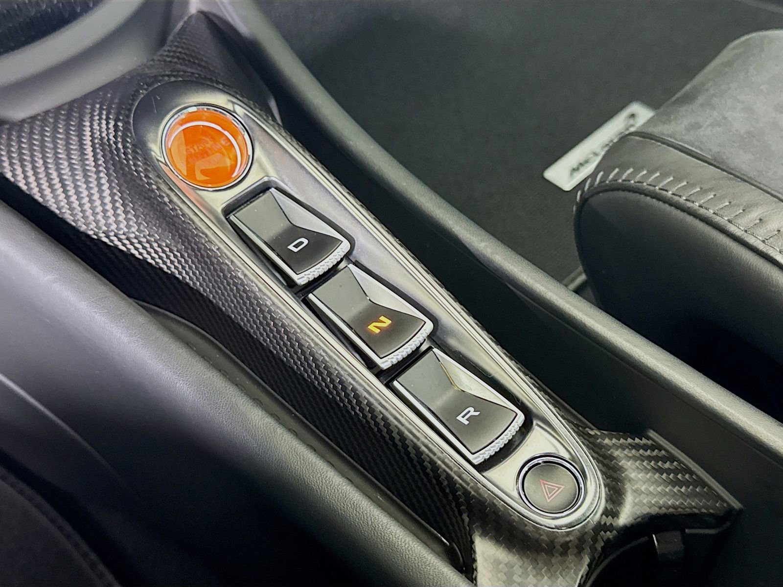 Used 2025 McLaren Artura image 14