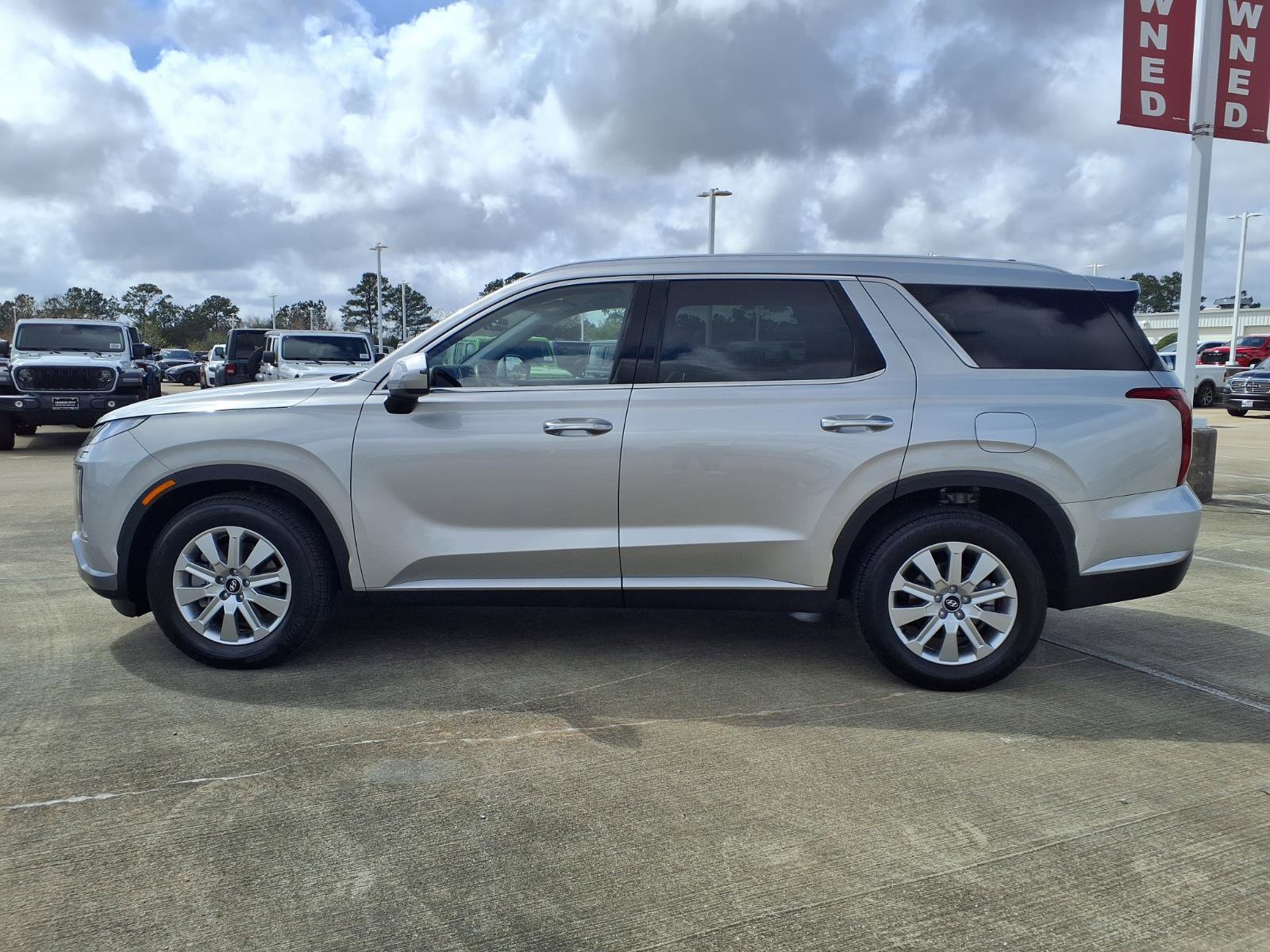 Used 2024 Hyundai Palisade SEL FWD image 8