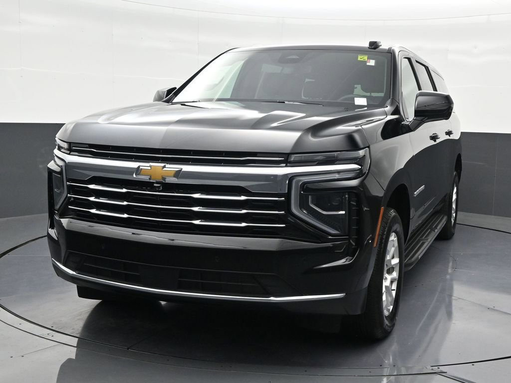Used 2025 Chevrolet Suburban LT image 9