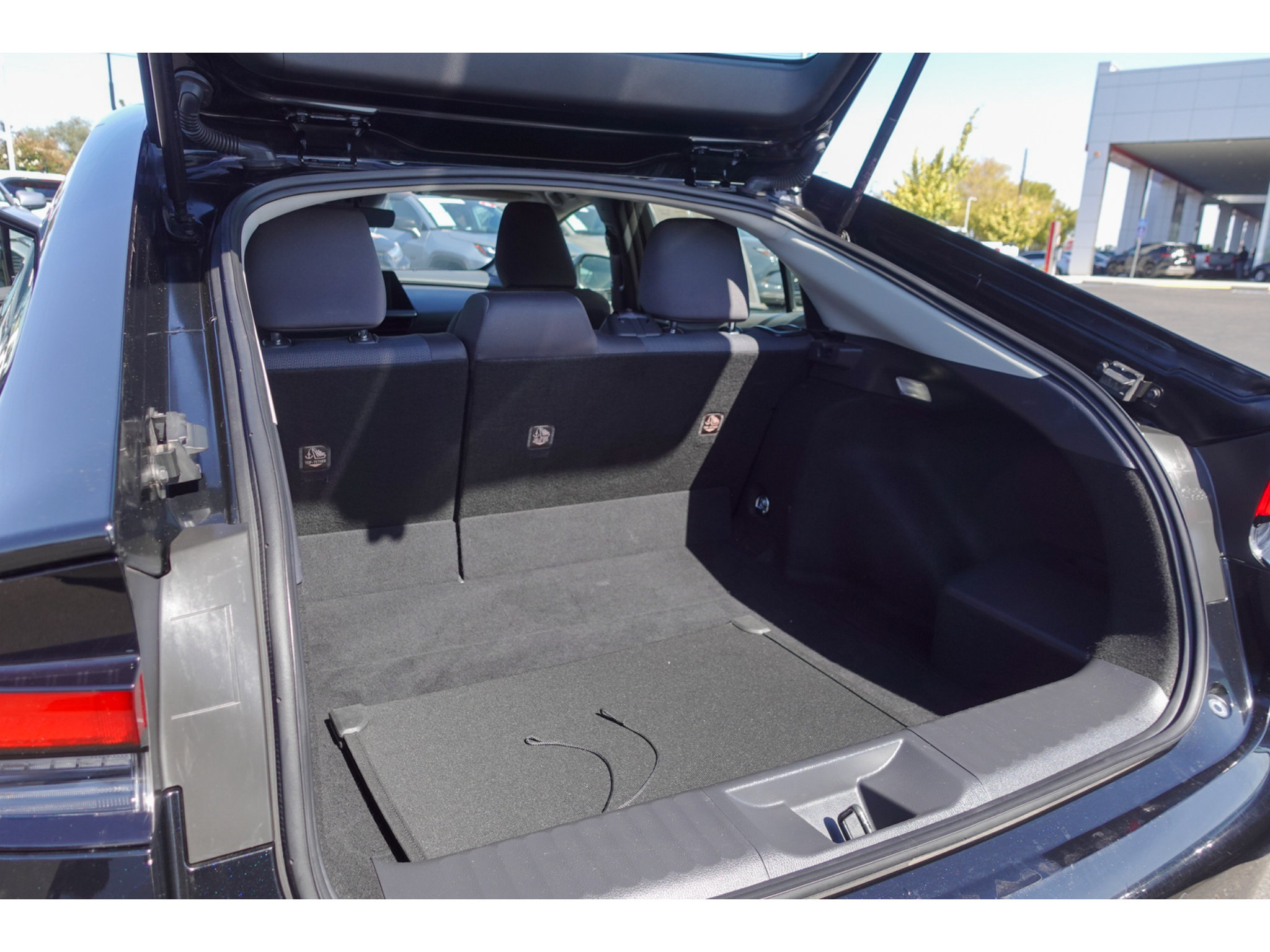 Certified 2025 Toyota Prius LE FWD image 23