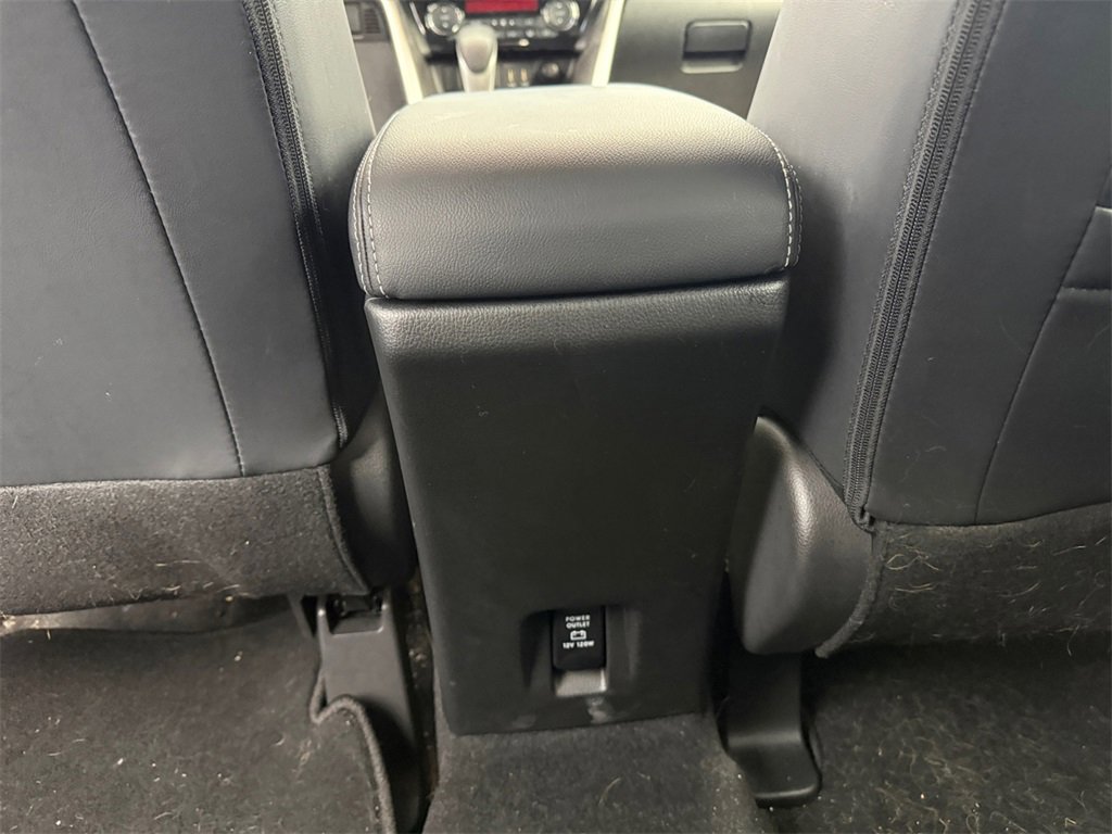 Used 2022 Mitsubishi Eclipse Cross SE image 29