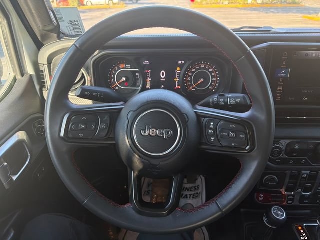 Used 2024 Jeep Wrangler Unlimited Rubicon AWD/4WD image 13