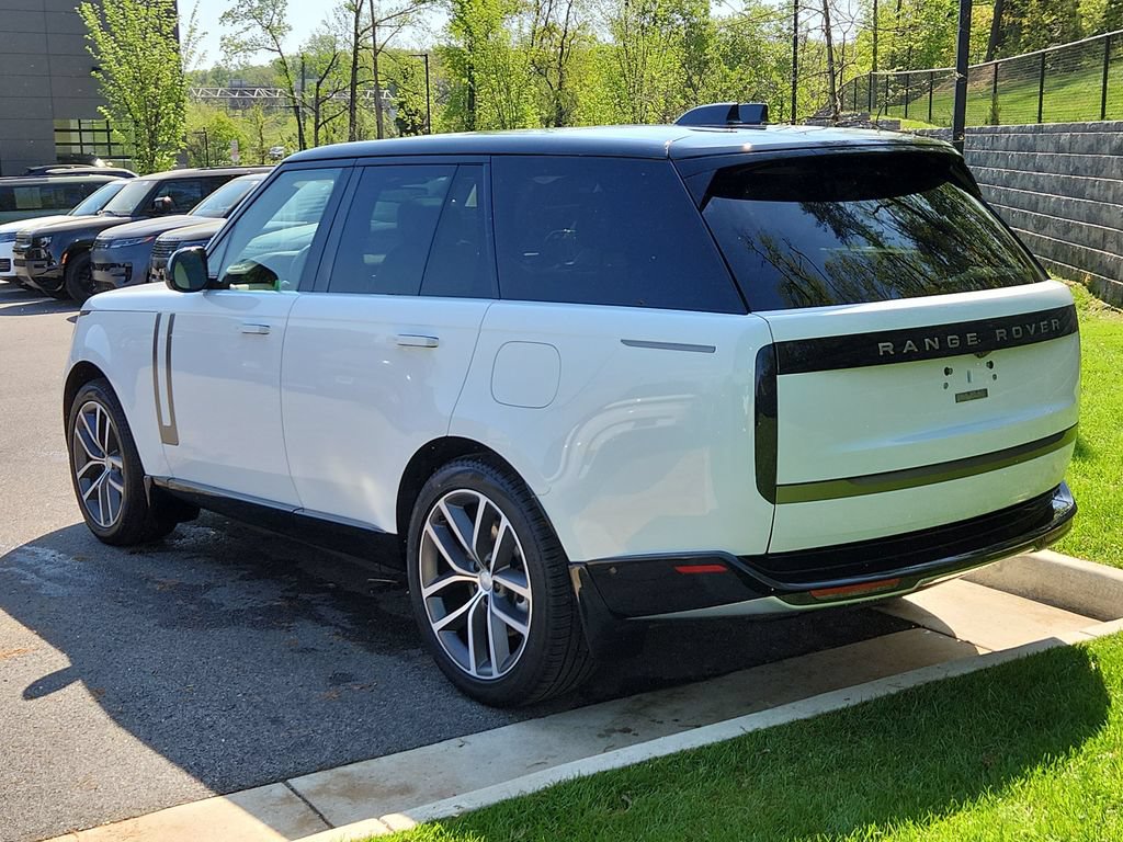 Certified 2025 Land Rover Range Rover SE AWD/4WD image 12