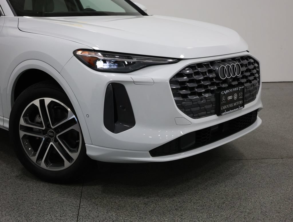 Used 2025 Audi Q5 Premium Plus w/ Premium Plus AWD/4WD image 3