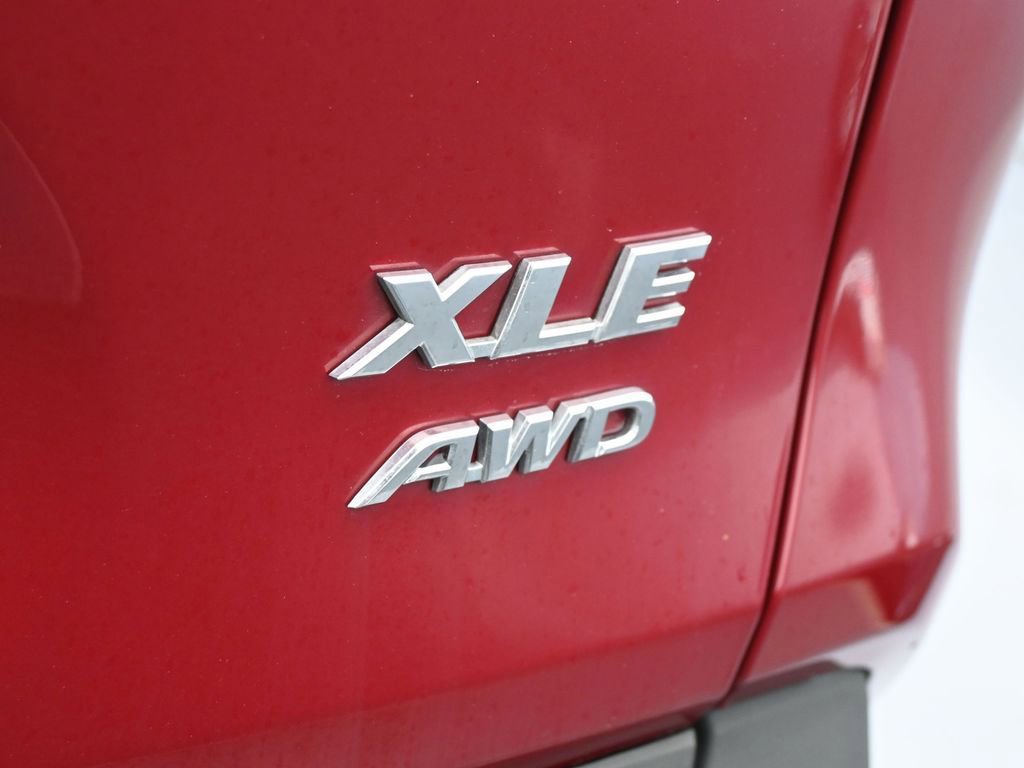 Used 2020 Toyota RAV4 XLE w/ Convenience Package image 33