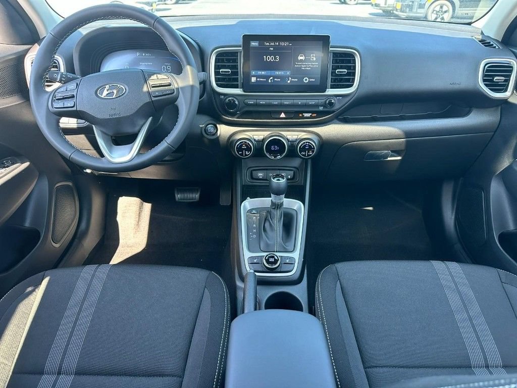 Used 2026 Hyundai Venue SEL FWD image 6