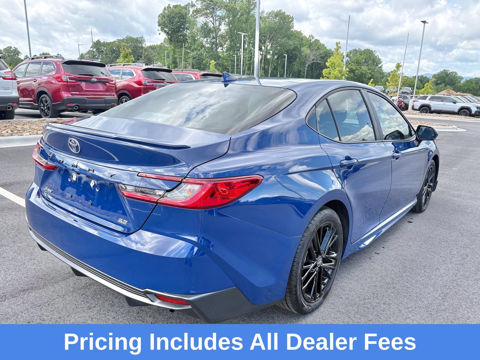 Used 2025 Toyota Camry SE FWD image 10