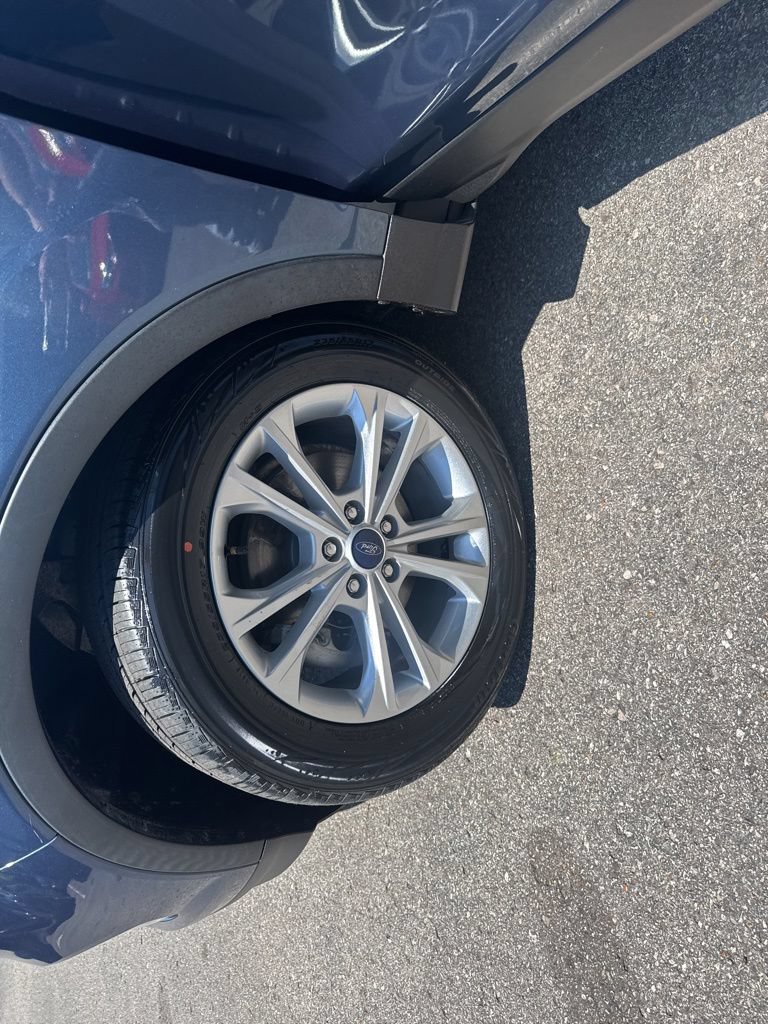 Used 2018 Ford Escape SE w/ SE Sync 3 Package FWD image 26