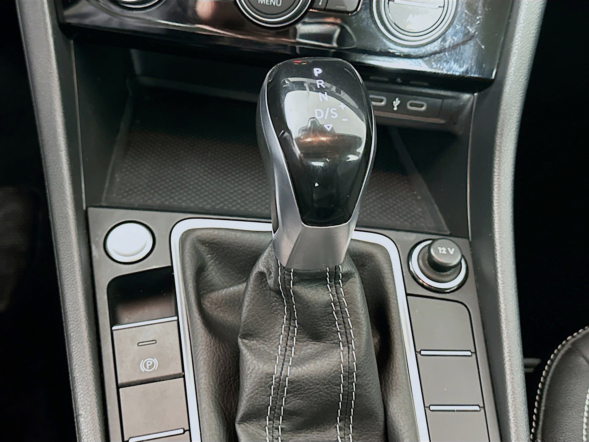 Used 2024 Volkswagen Jetta SE image 24