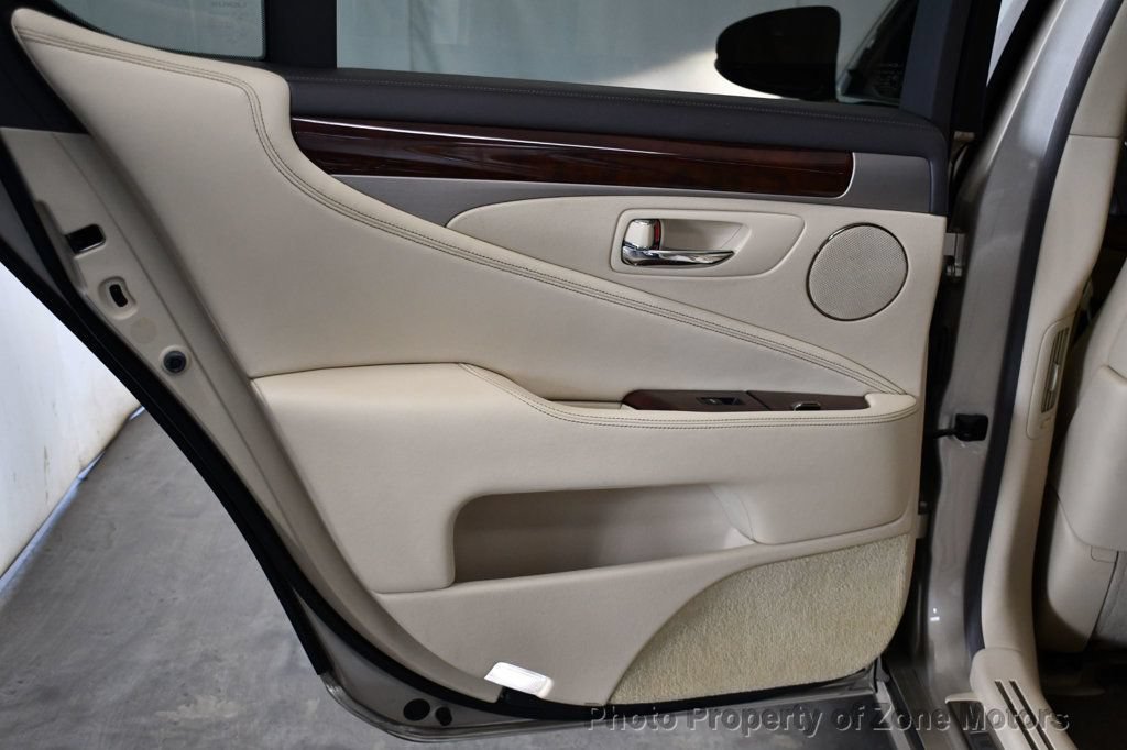 Used 2015 Lexus LS 460 AWD w/ Comfort Package image 21