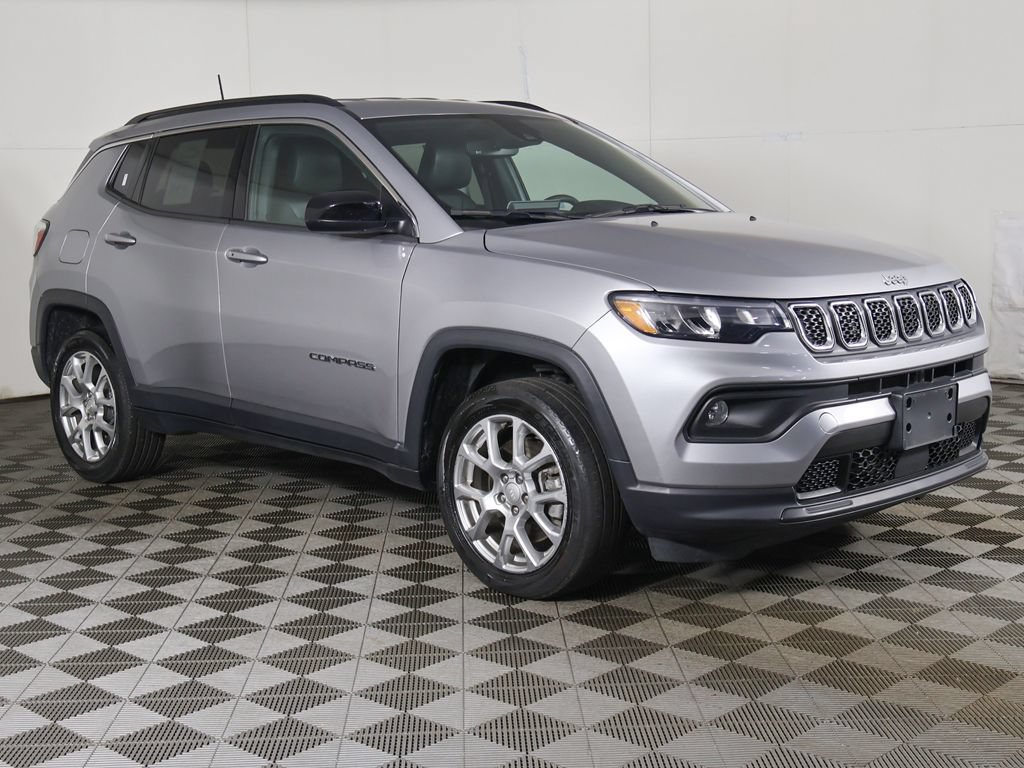 Used 2023 Jeep Compass Latitude AWD/4WD image 42