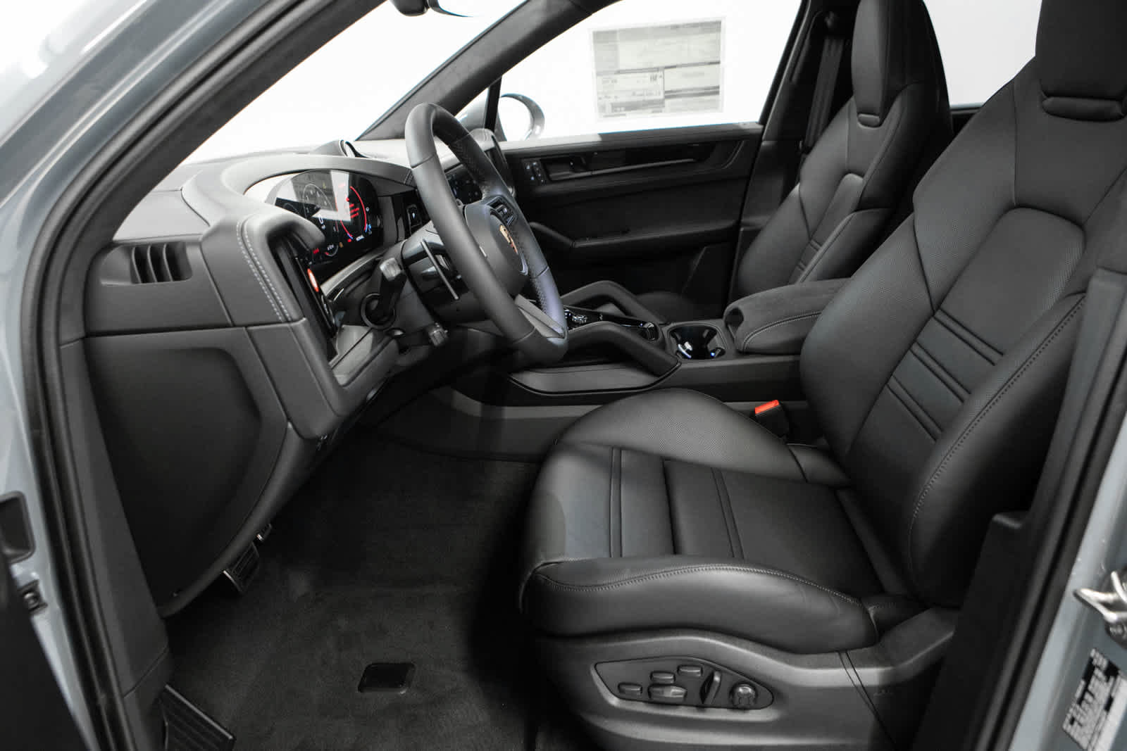 New 2026 Porsche Cayenne GTS AWD/4WD image 18