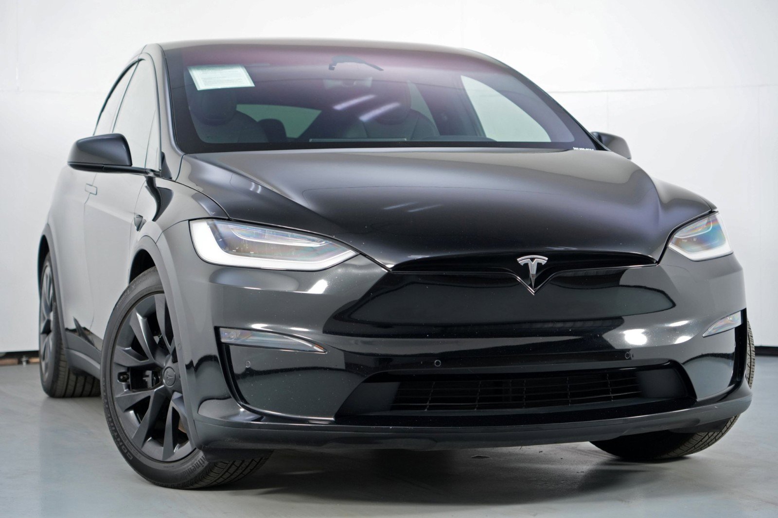 Used 2022 Tesla Model X Plaid image 4