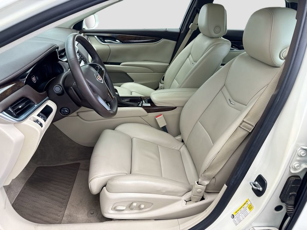 Used 2013 Cadillac XTS Luxury image 18