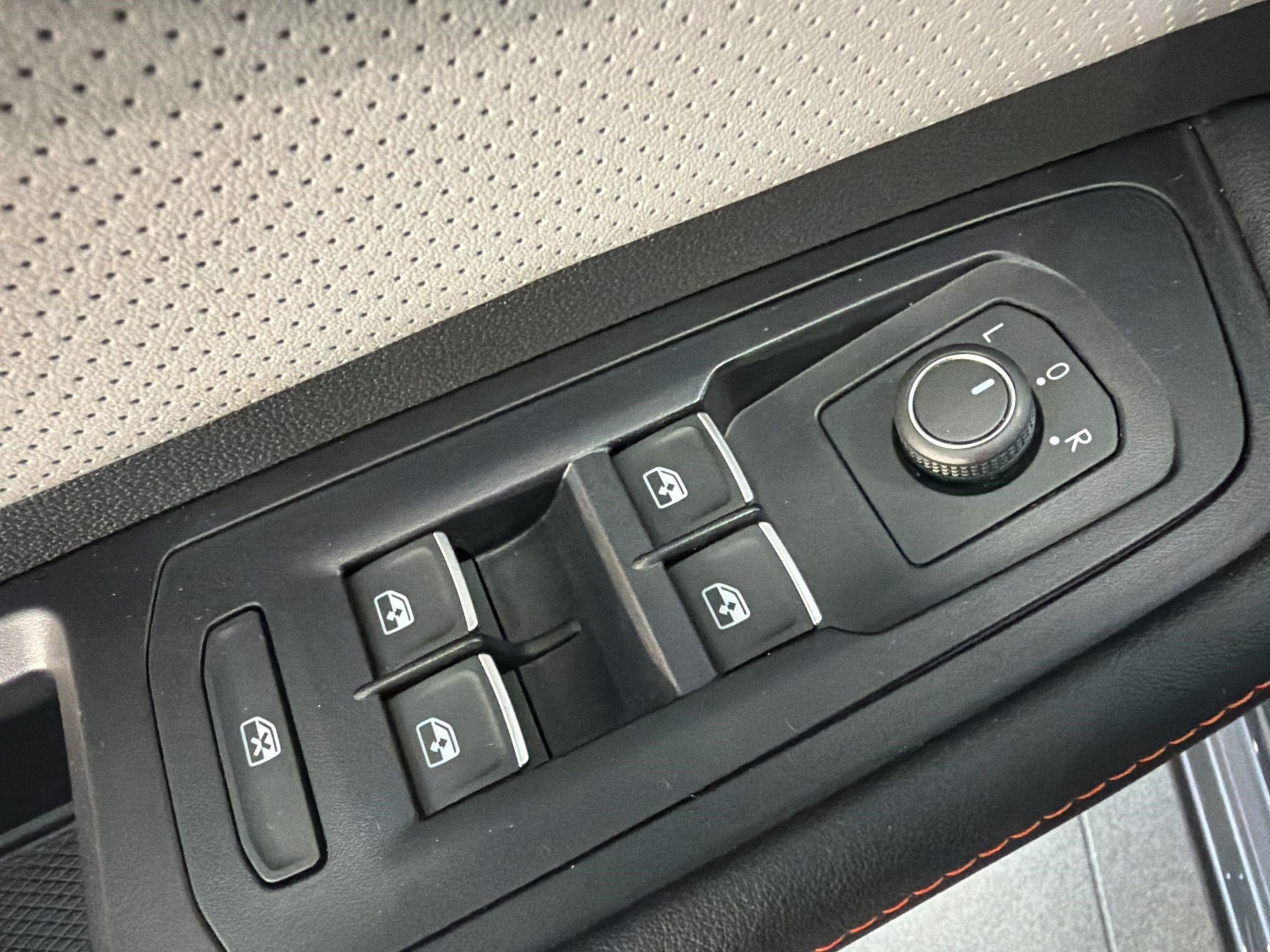 Used 2024 Volkswagen Atlas Peak Edition SEL AWD/4WD image 14