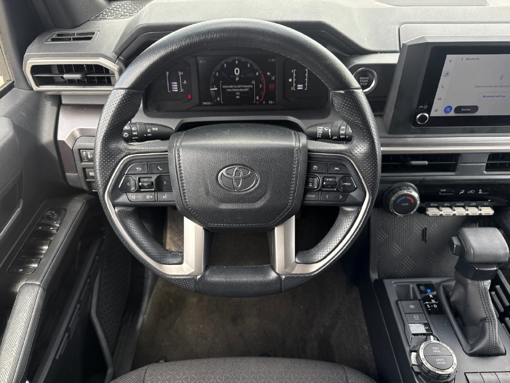 Used 2025 Toyota 4Runner SR5 AWD/4WD image 14