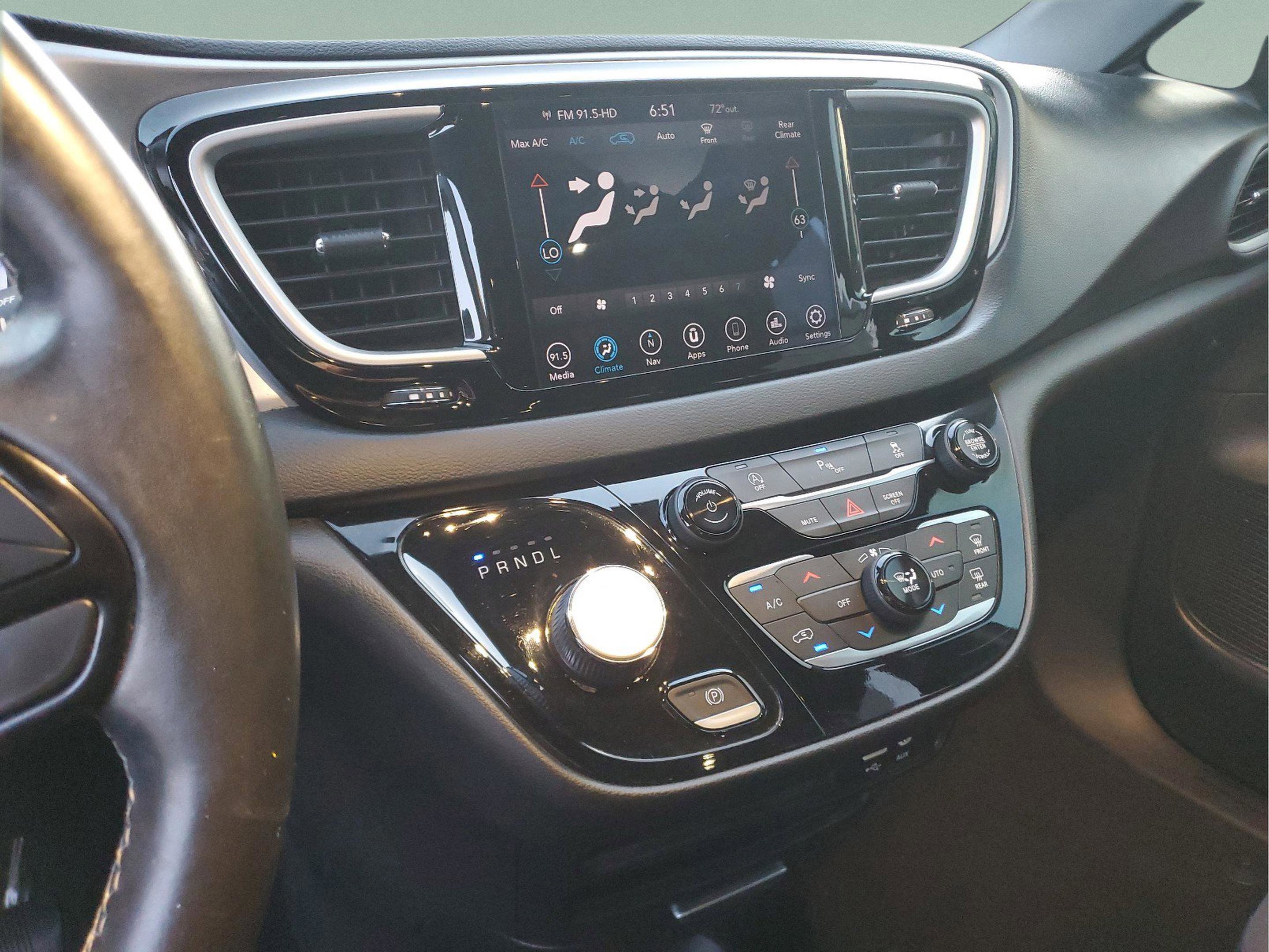 Used 2020 Chrysler Pacifica Touring w/ S Appearance Package FWD image 23