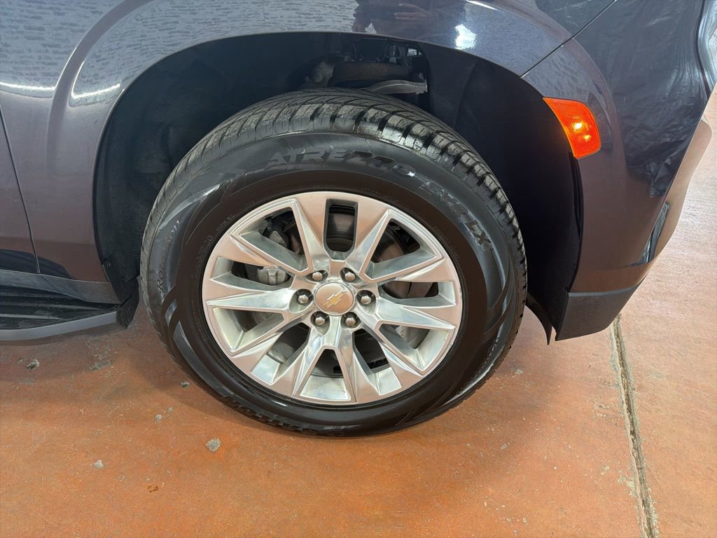 Used 2023 Chevrolet Suburban Premier image 10