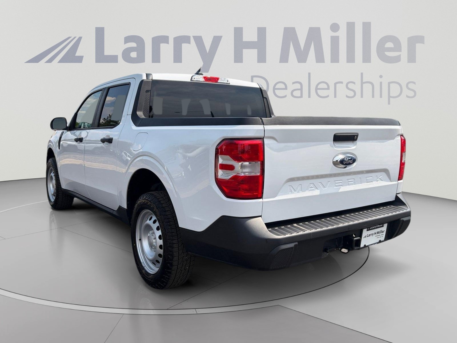 Used 2023 Ford Maverick XL FWD image 3