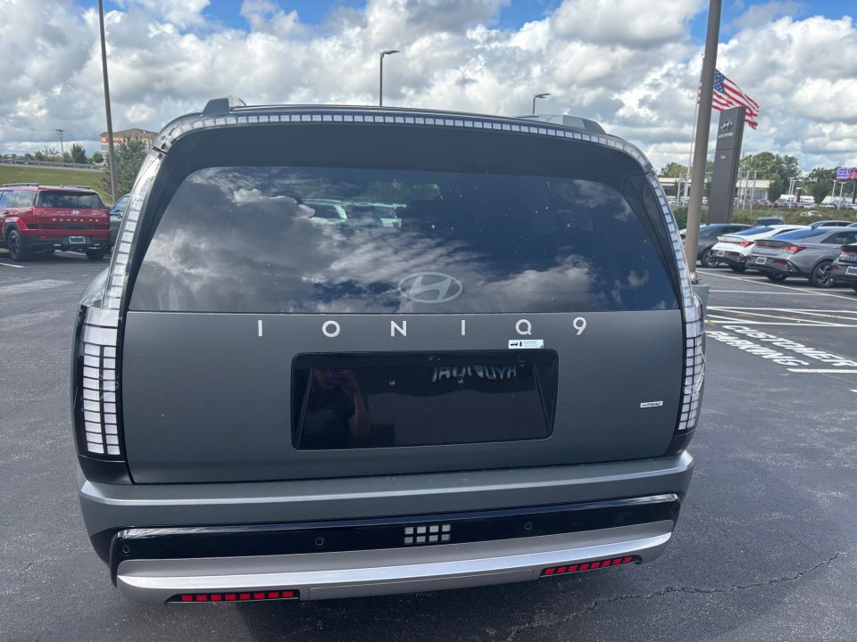 New 2026 Hyundai Ioniq 9 Limited image 14