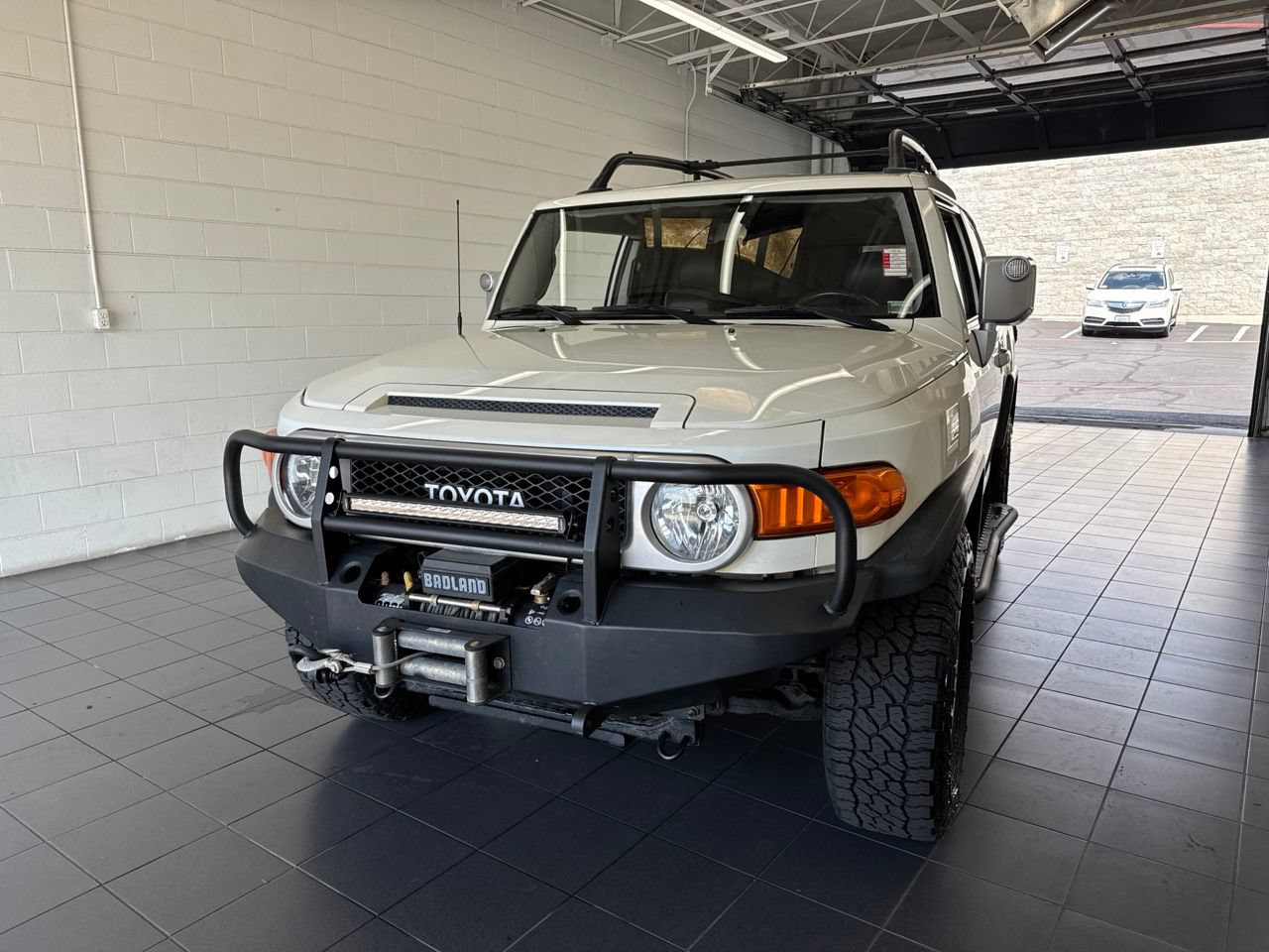 Used 2014 Toyota FJ Cruiser 4WD w/ Convenience Package image 3