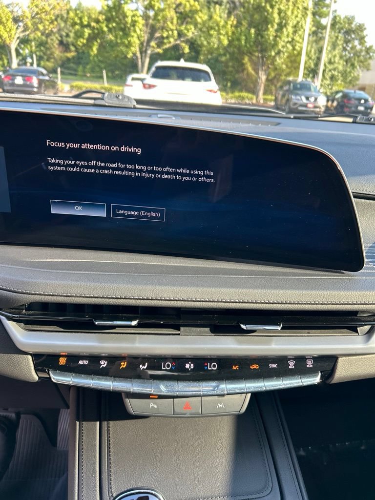 Used 2025 Cadillac XT4 Premium Luxury AWD/4WD image 12
