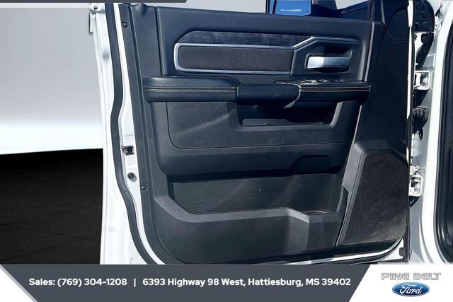 Used 2024 RAM 3500 Big Horn w/ Sport Appearance Package image 18