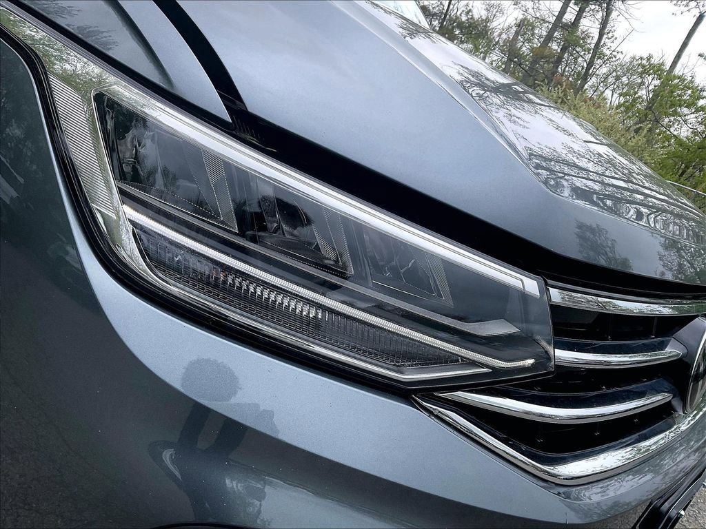 Certified 2023 Volkswagen Tiguan SE w/ Panoramic Sunroof Package AWD/4WD image 32