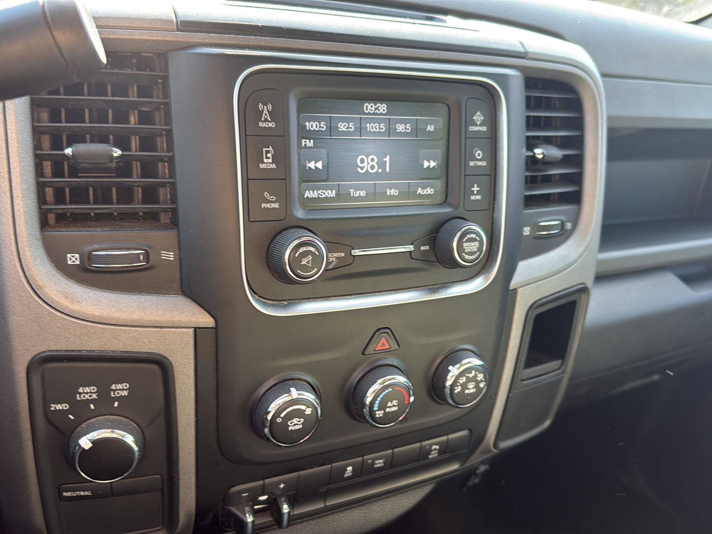 Used 2016 RAM 2500 Tradesman w/ Chrome Appearance Group image 17