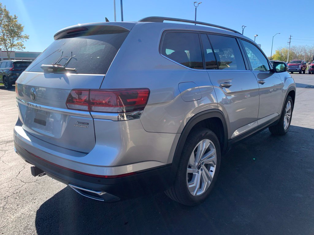 Used 2023 Volkswagen Atlas SE AWD/4WD image 3