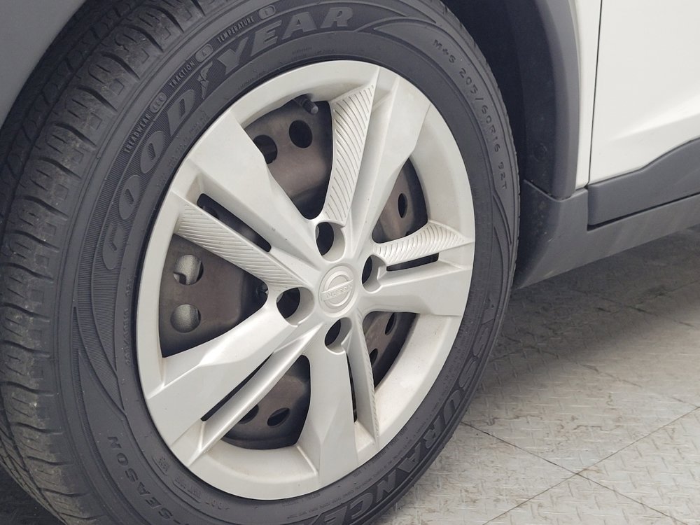Used 2023 Nissan Kicks S FWD image 31